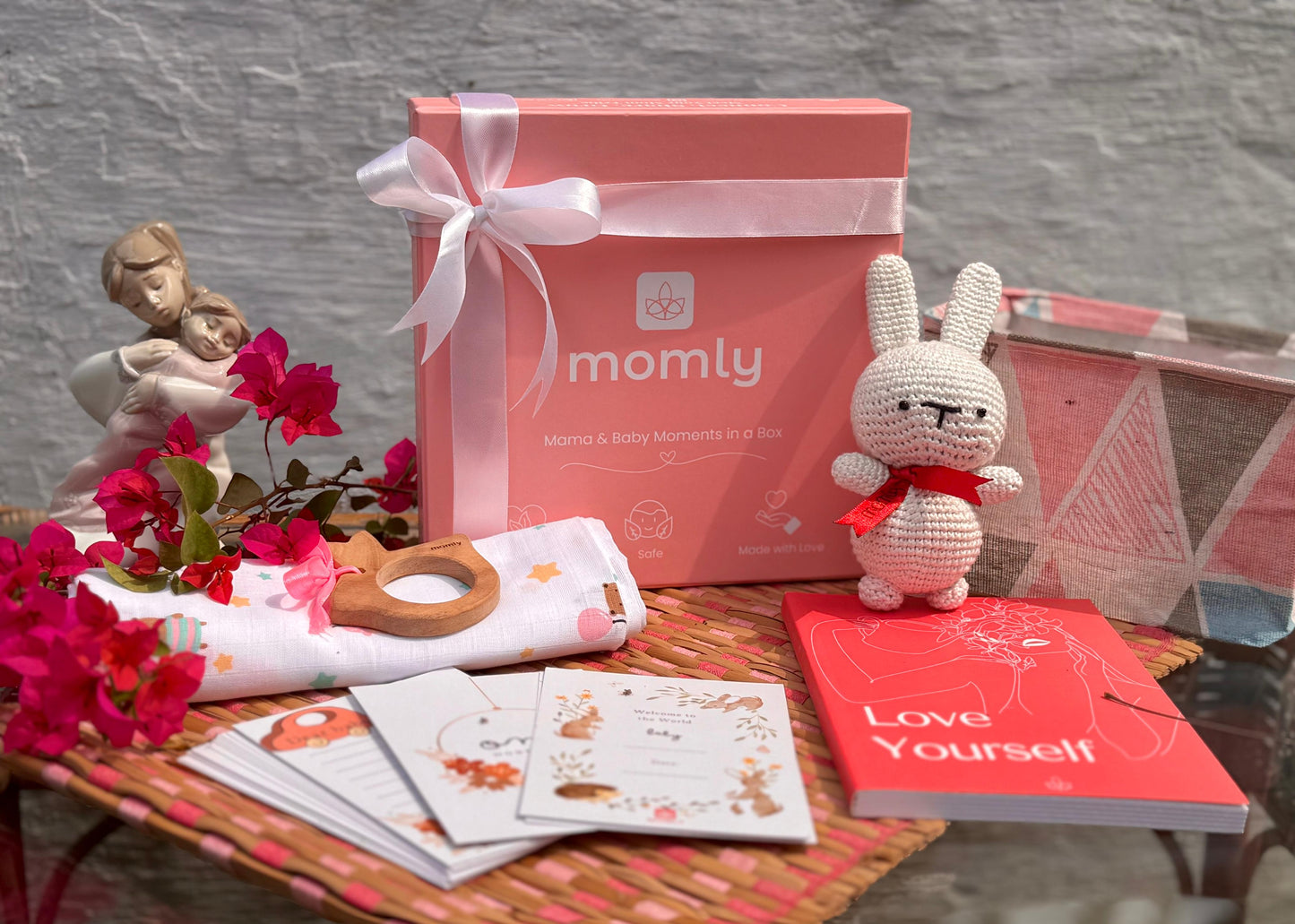 Momly - New mom & baby gift box (6 items)